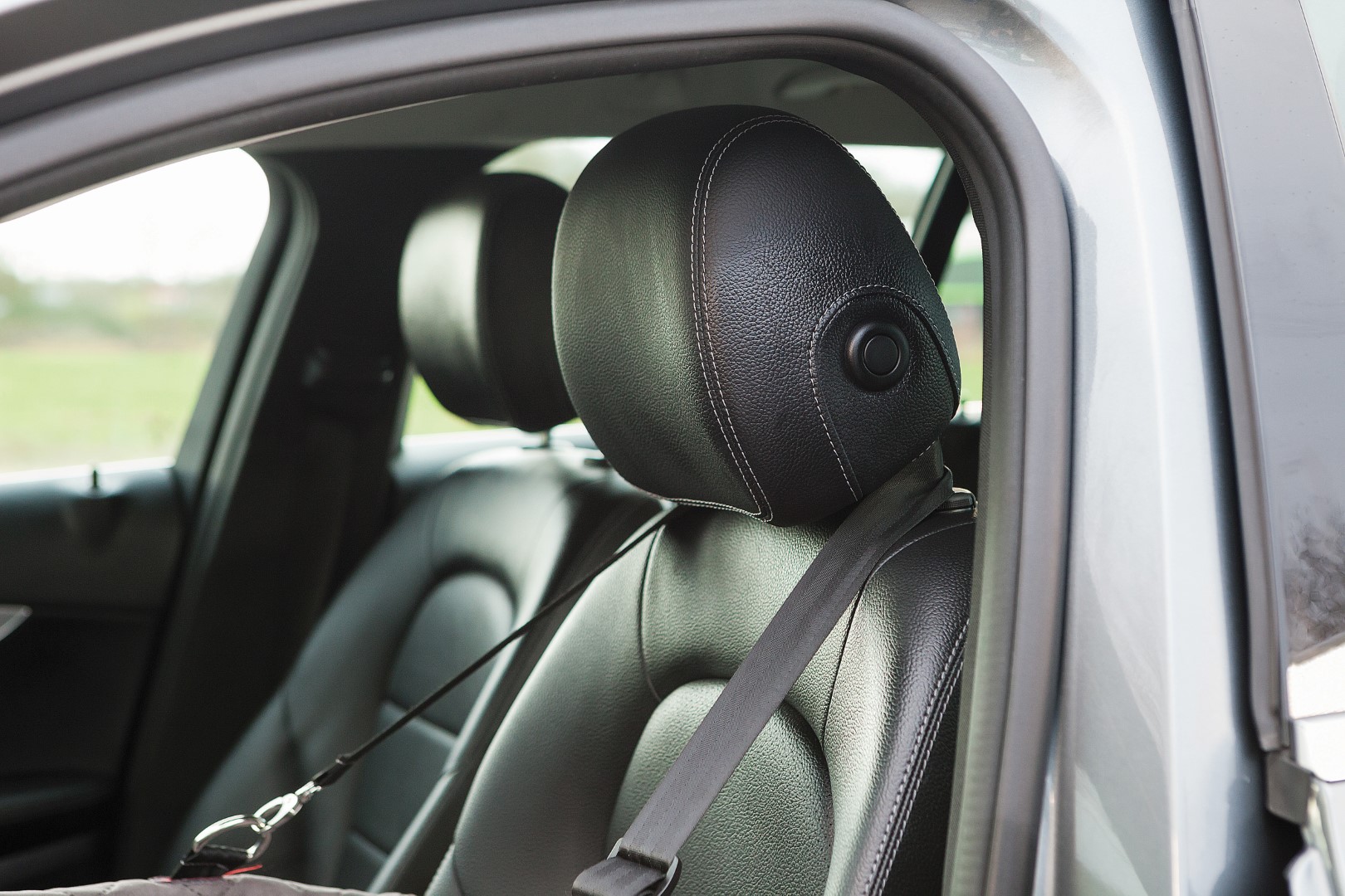 KONG Secure Booster Seat  S-M